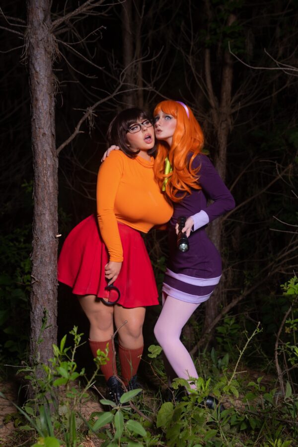 Velma & Daphne - Scooby Doo